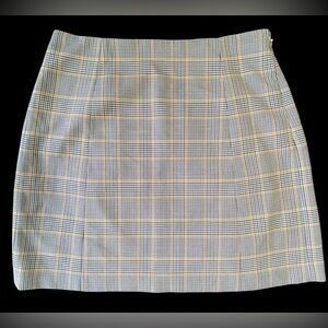 Aritzia Babaton A-line plaid mini skirt EUC Size L